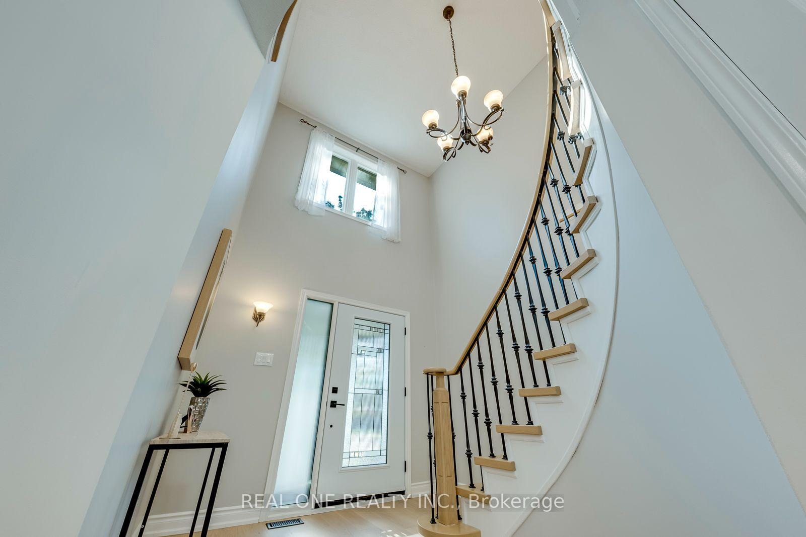 Photo 8 of 403 Parkridge Crescent, Oakville, Glen Abbey — HOMEH