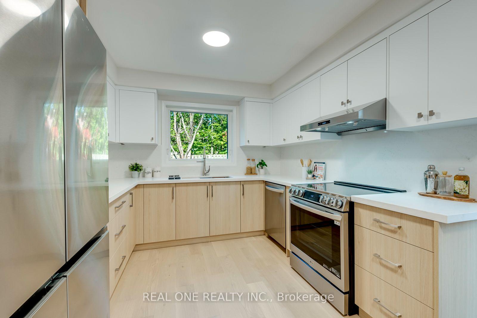 Photo 20 of 403 Parkridge Crescent, Oakville, Glen Abbey — HOMEH
