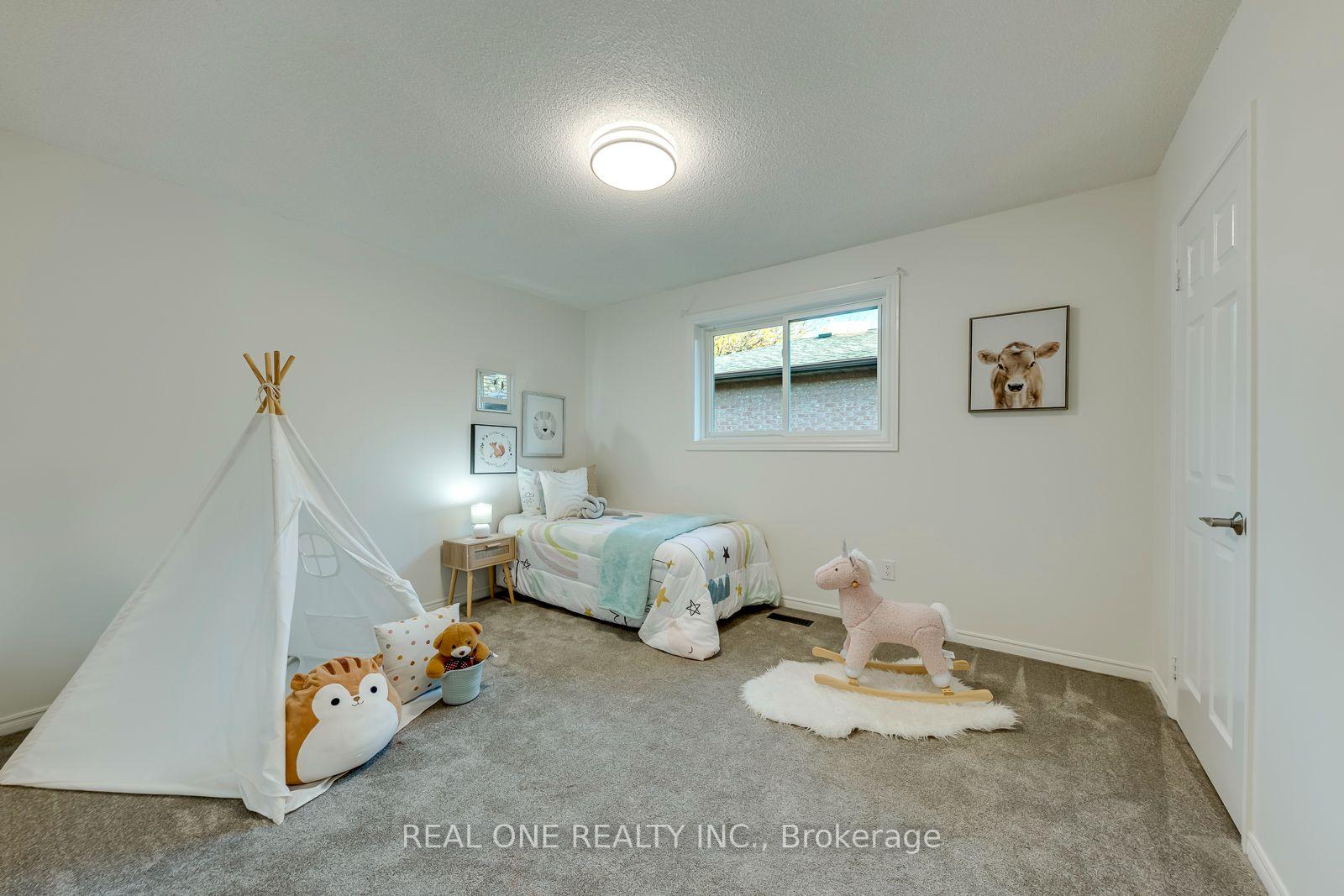 Photo 37 of 403 Parkridge Crescent, Oakville, Glen Abbey — HOMEH