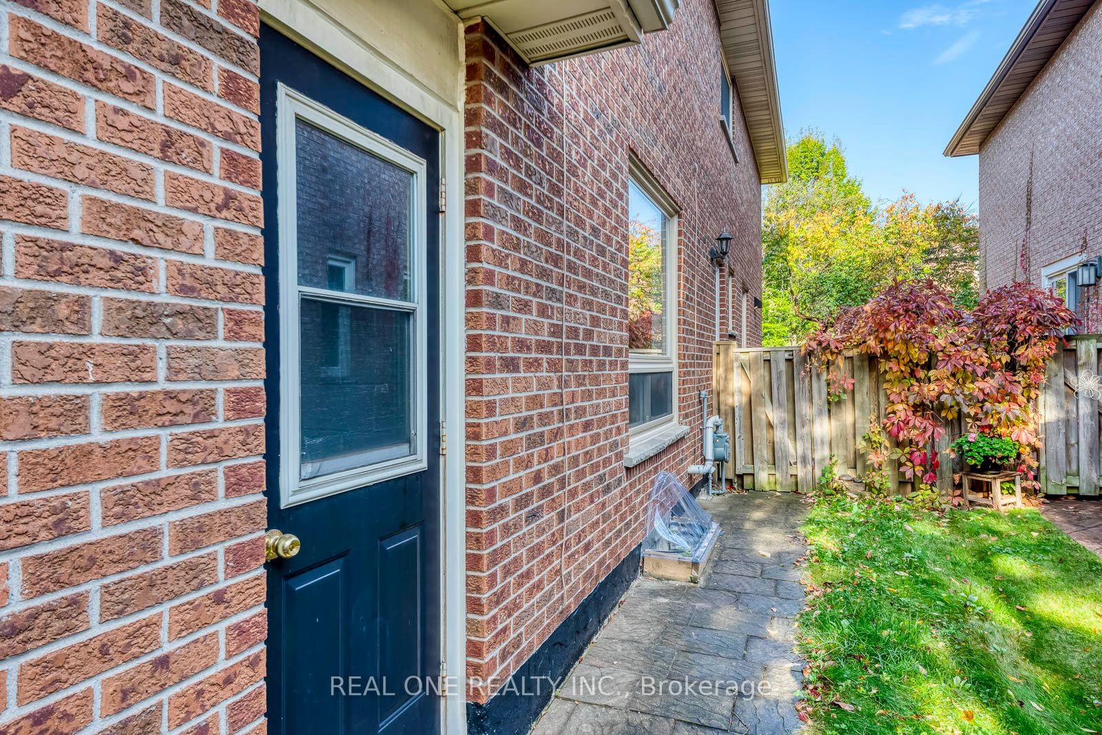 Photo 43 of 403 Parkridge Crescent, Oakville, Glen Abbey — HOMEH