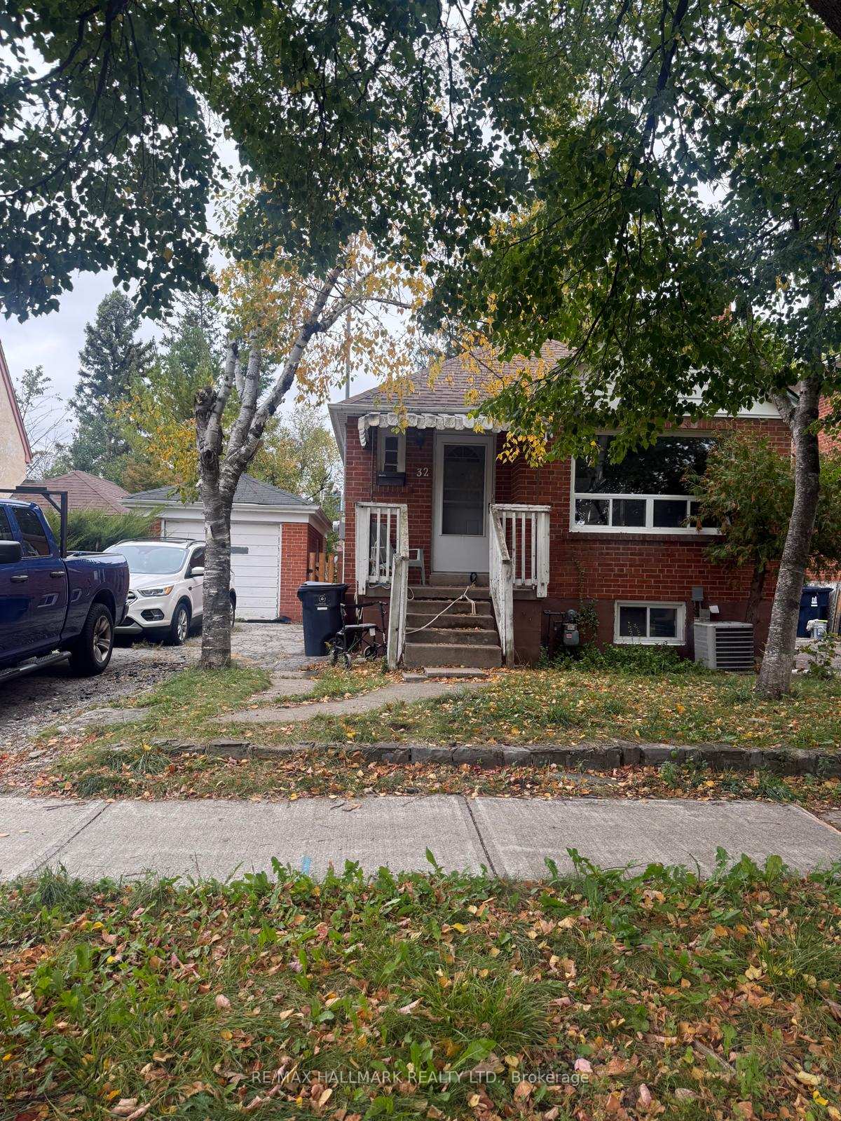 Photo 1 of 32 Newton Drive, North York, Newtonbrook East — HOMEH