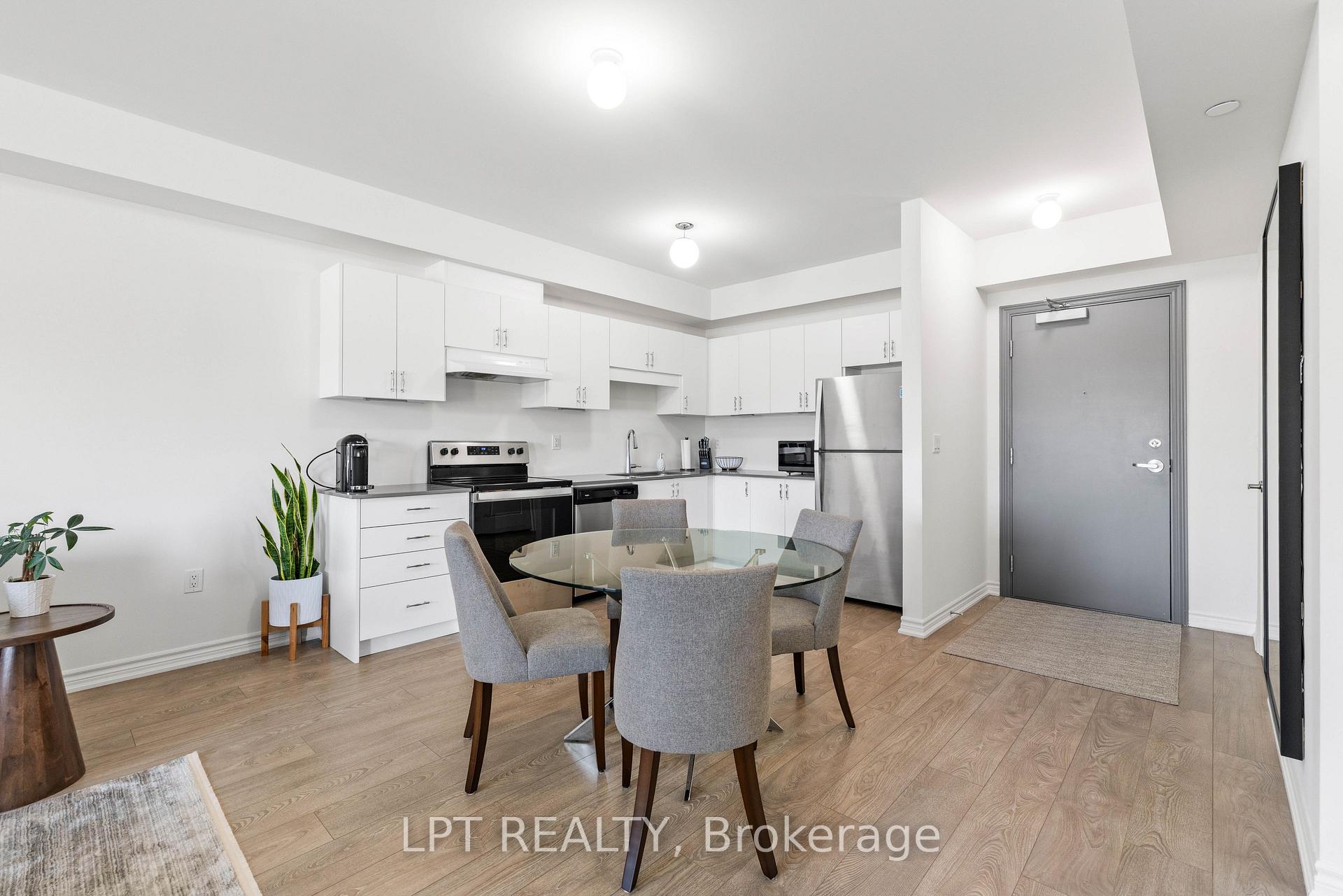 Photo 5 of Unit 407, 110 Grew Boulevard, Georgina, Sutton & Jackson's Point — HOMEH