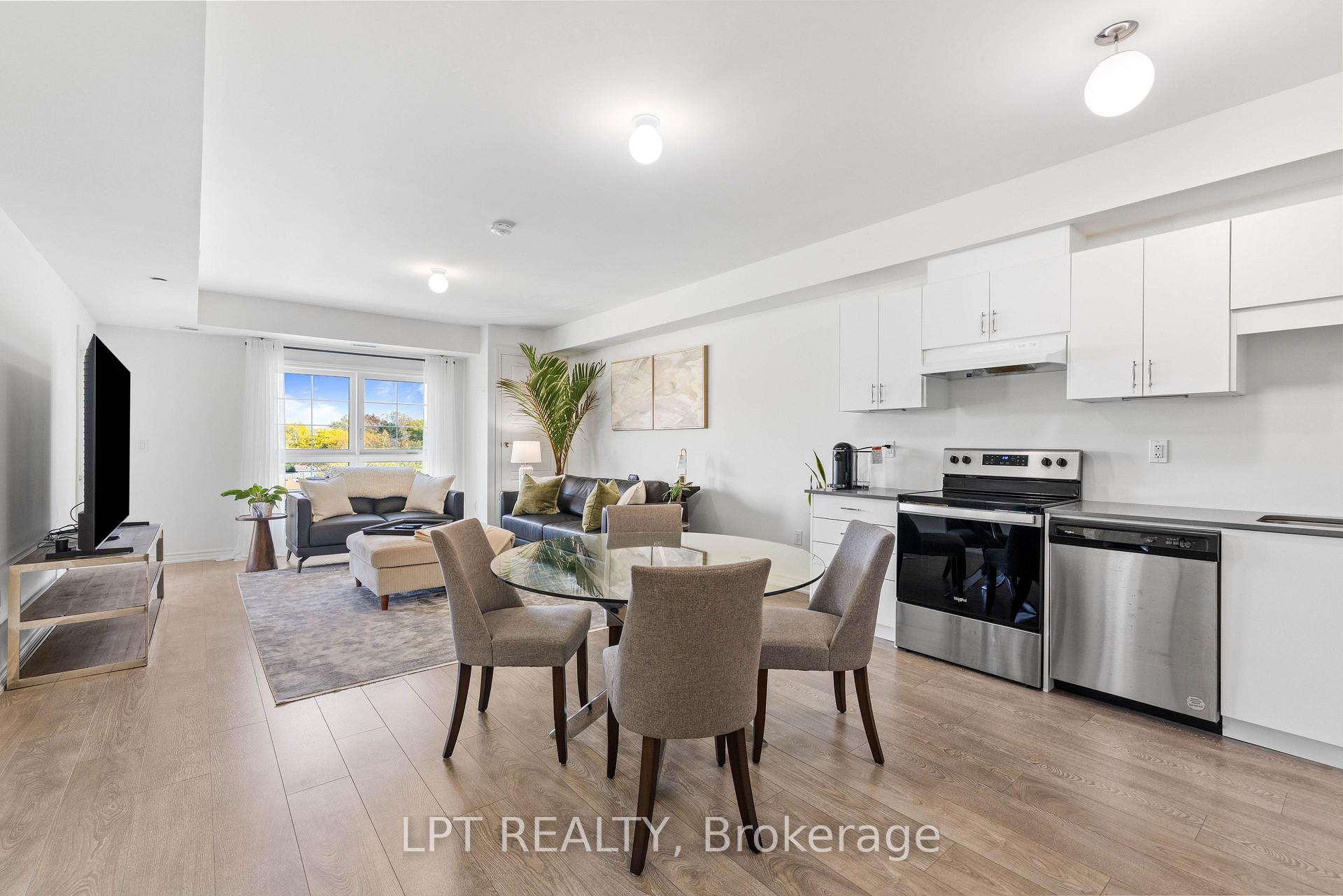 Photo 6 of Unit 407, 110 Grew Boulevard, Georgina, Sutton & Jackson's Point — HOMEH