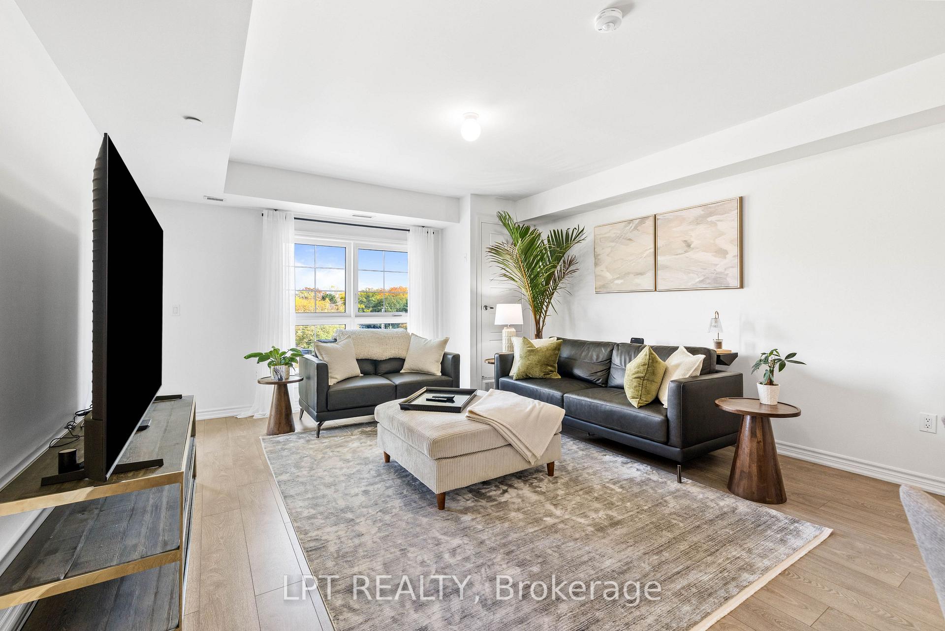 Photo 8 of Unit 407, 110 Grew Boulevard, Georgina, Sutton & Jackson's Point — HOMEH