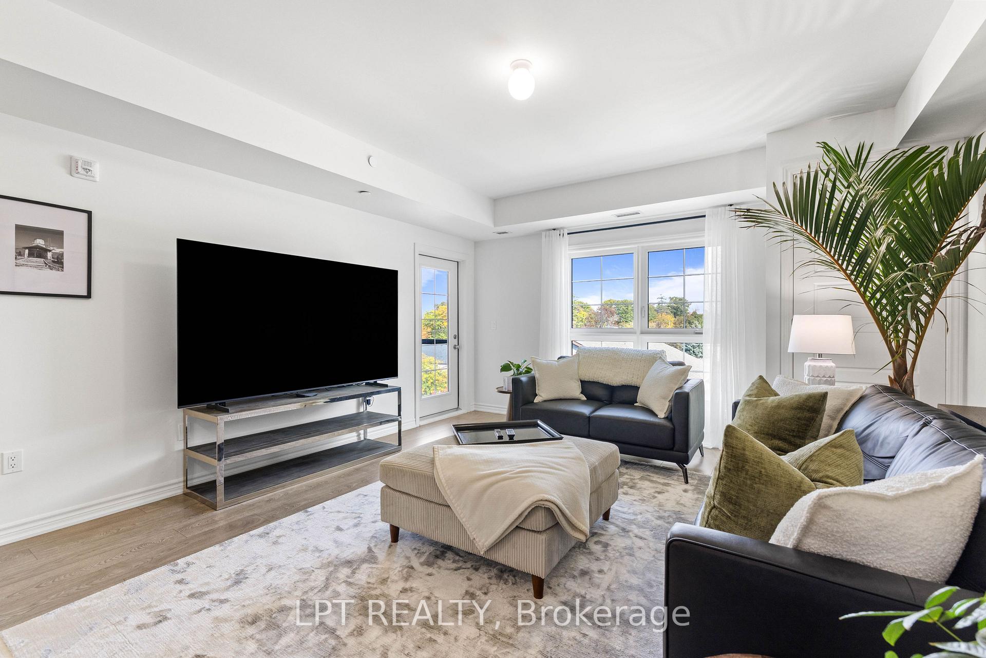 Photo 9 of Unit 407, 110 Grew Boulevard, Georgina, Sutton & Jackson's Point — HOMEH