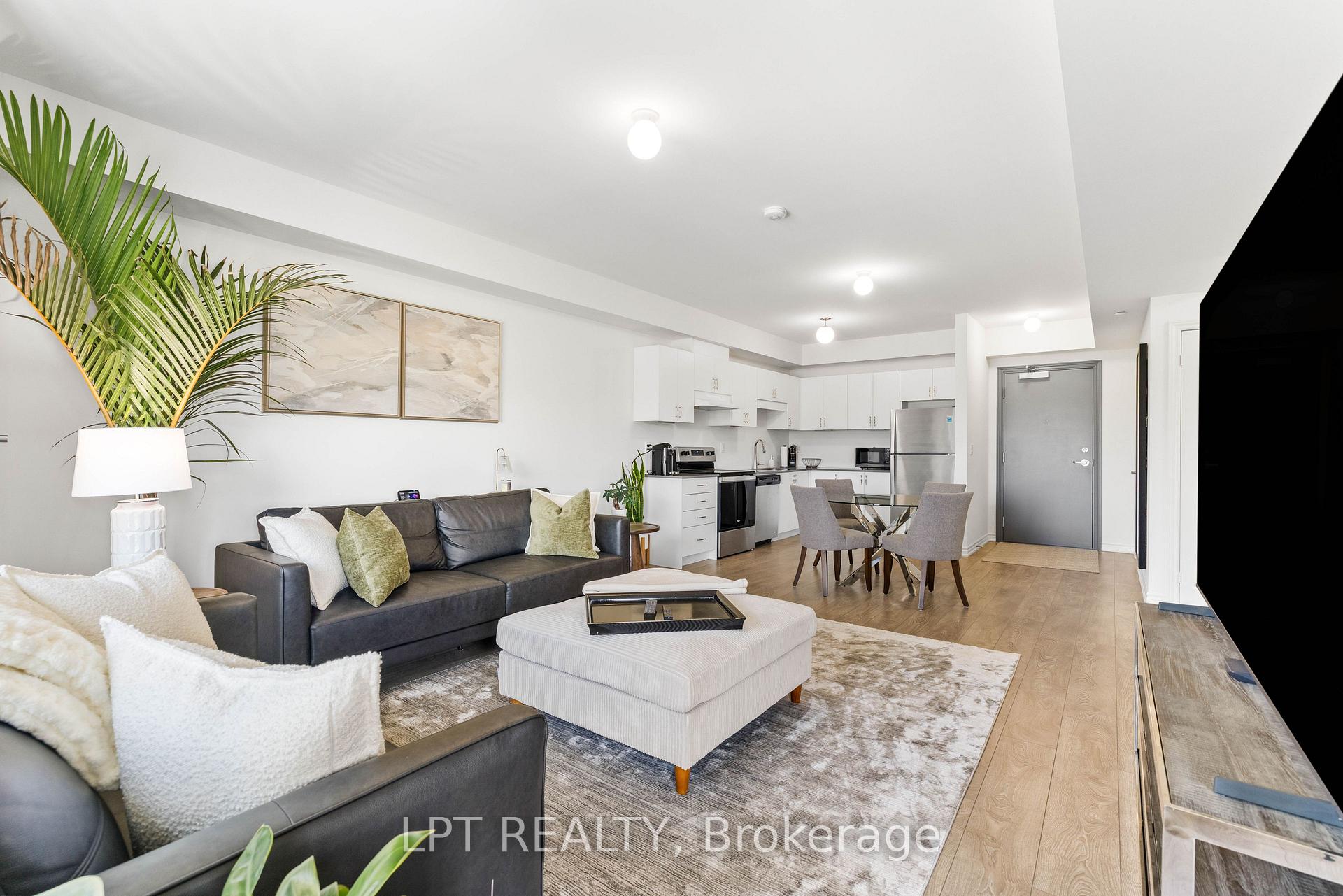 Photo 14 of Unit 407, 110 Grew Boulevard, Georgina, Sutton & Jackson's Point — HOMEH