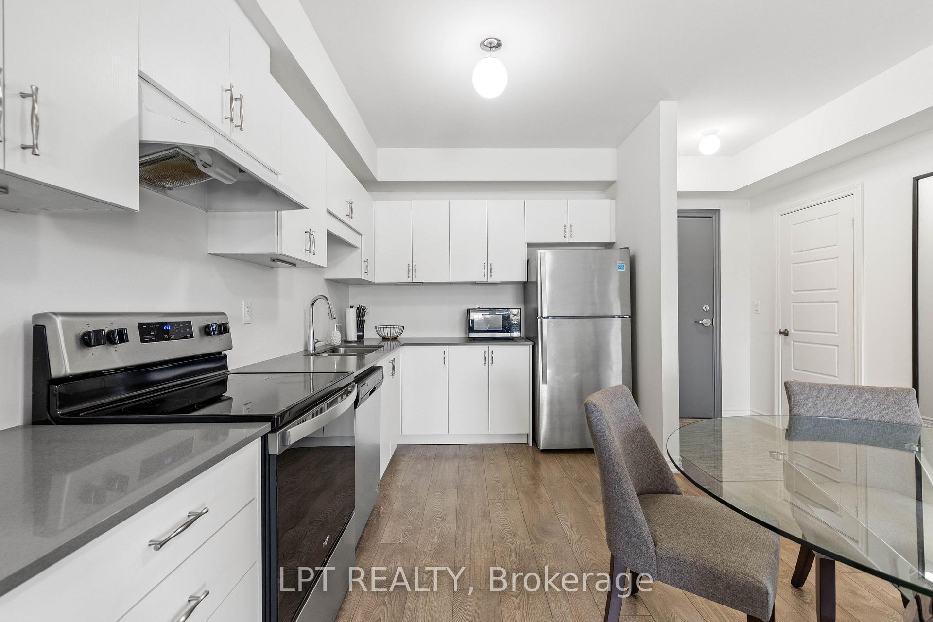 Photo 15 of Unit 407, 110 Grew Boulevard, Georgina, Sutton & Jackson's Point — HOMEH