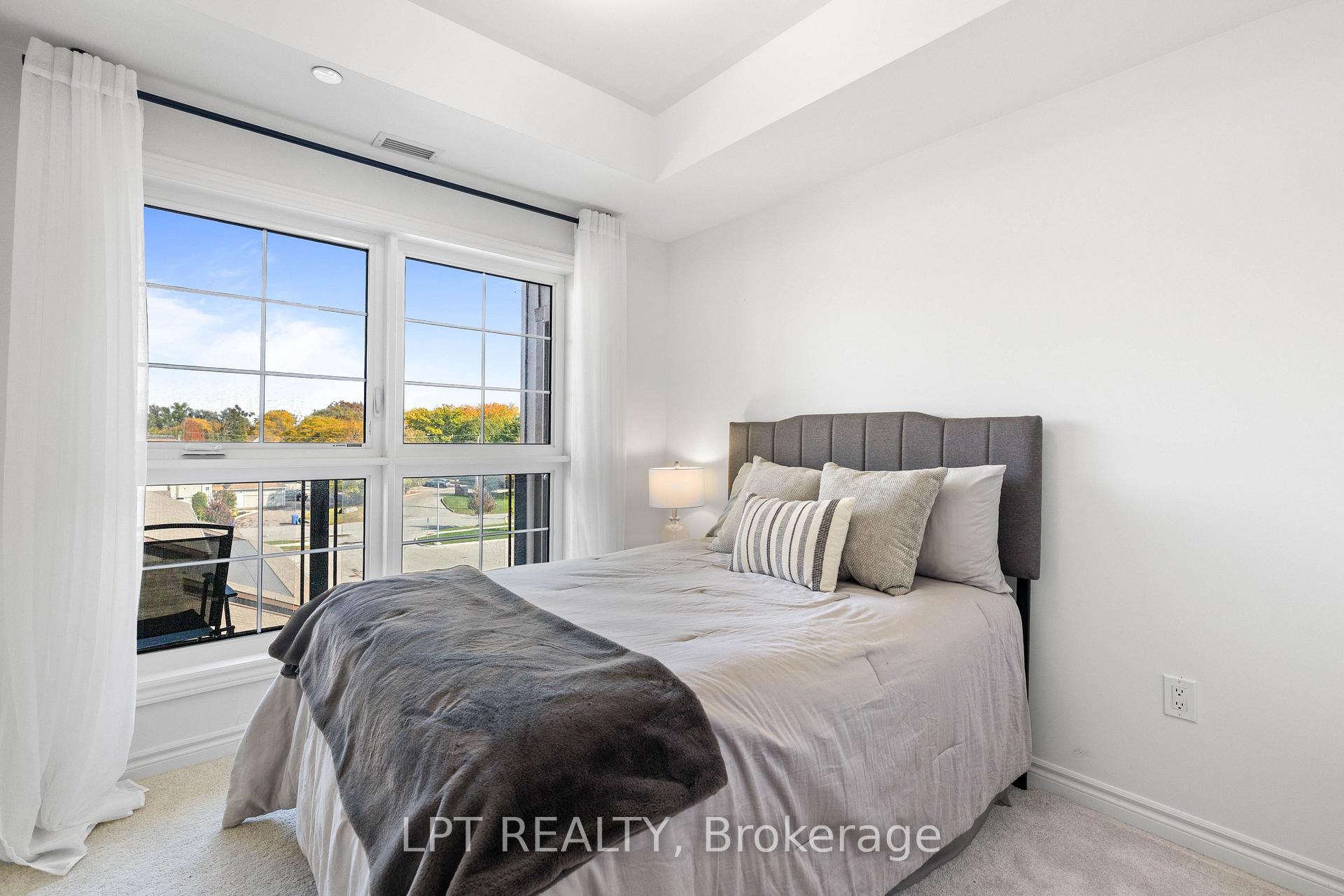 Photo 21 of Unit 407, 110 Grew Boulevard, Georgina, Sutton & Jackson's Point — HOMEH