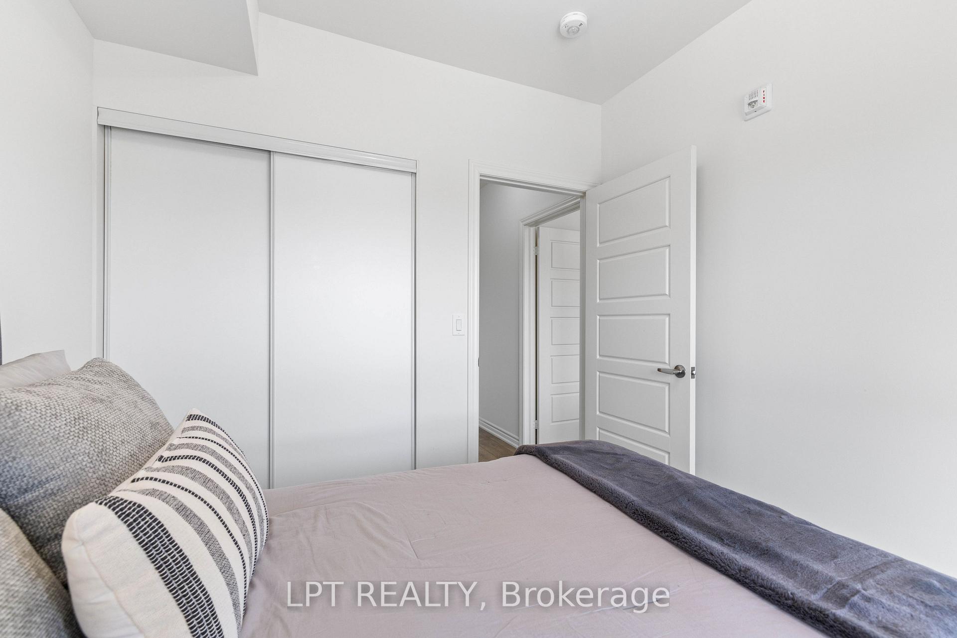 Photo 22 of Unit 407, 110 Grew Boulevard, Georgina, Sutton & Jackson's Point — HOMEH