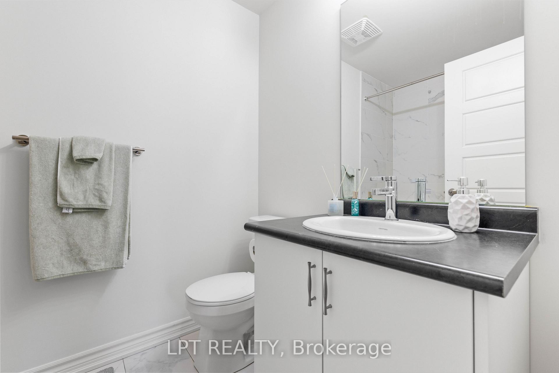 Photo 23 of Unit 407, 110 Grew Boulevard, Georgina, Sutton & Jackson's Point — HOMEH