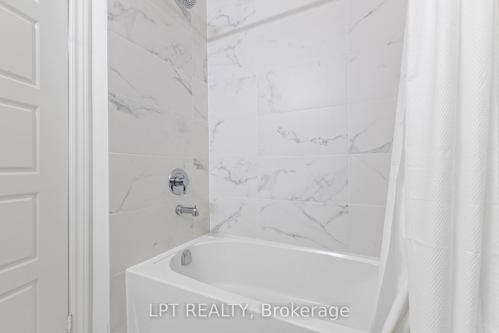 Photo 24 of Unit 407, 110 Grew Boulevard, Georgina, Sutton & Jackson's Point — HOMEH