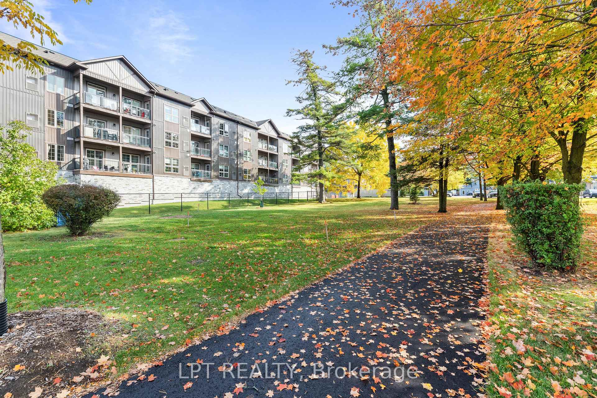 Photo 27 of Unit 407, 110 Grew Boulevard, Georgina, Sutton & Jackson's Point — HOMEH