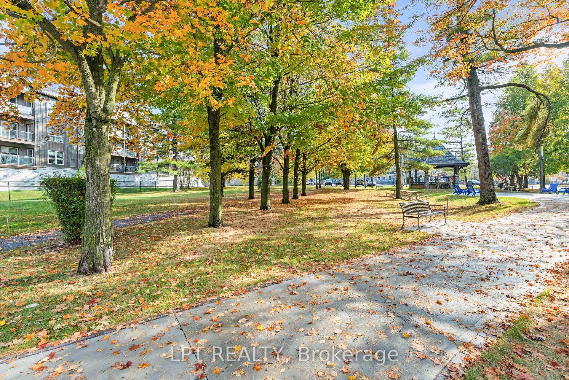 Photo 29 of Unit 407, 110 Grew Boulevard, Georgina, Sutton & Jackson's Point — HOMEH