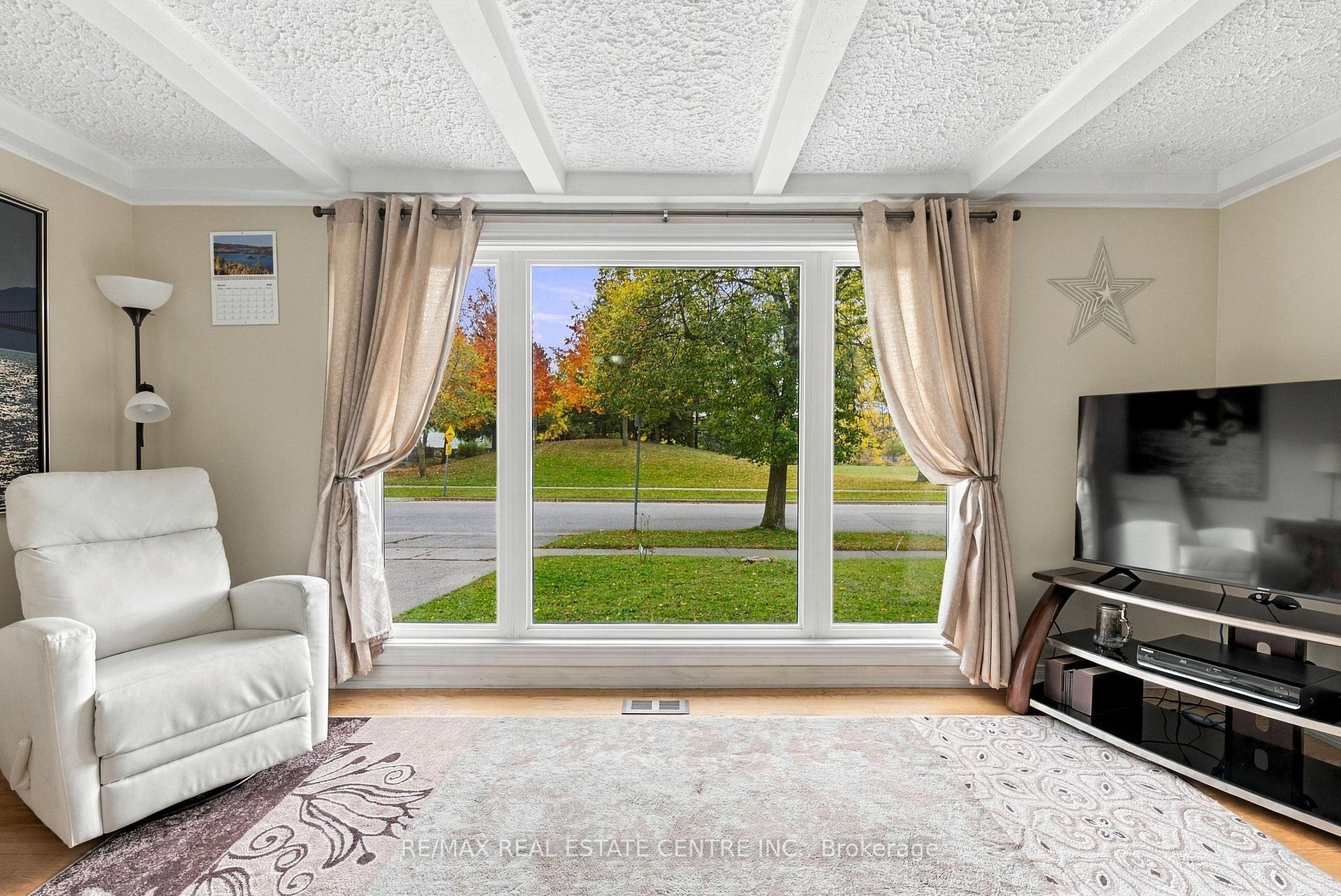 Photo 5 of 336 Morgan Avenue, Kitchener, Chicopee/Freeport — HOMEH