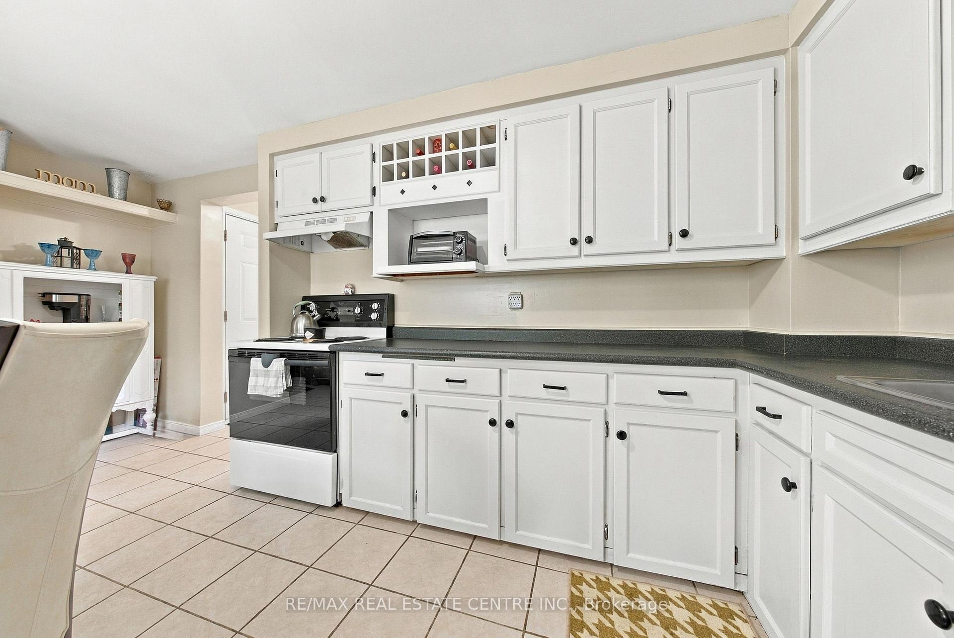 Photo 10 of 336 Morgan Avenue, Kitchener, Chicopee/Freeport — HOMEH