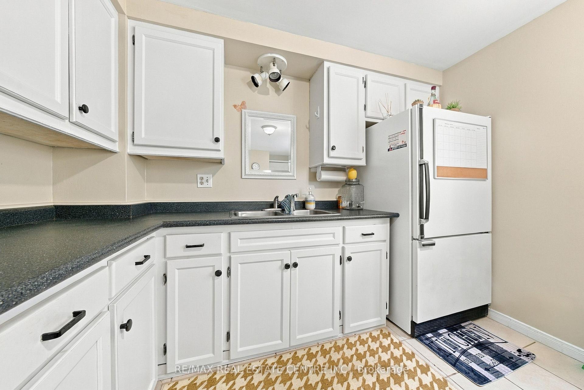 Photo 11 of 336 Morgan Avenue, Kitchener, Chicopee/Freeport — HOMEH