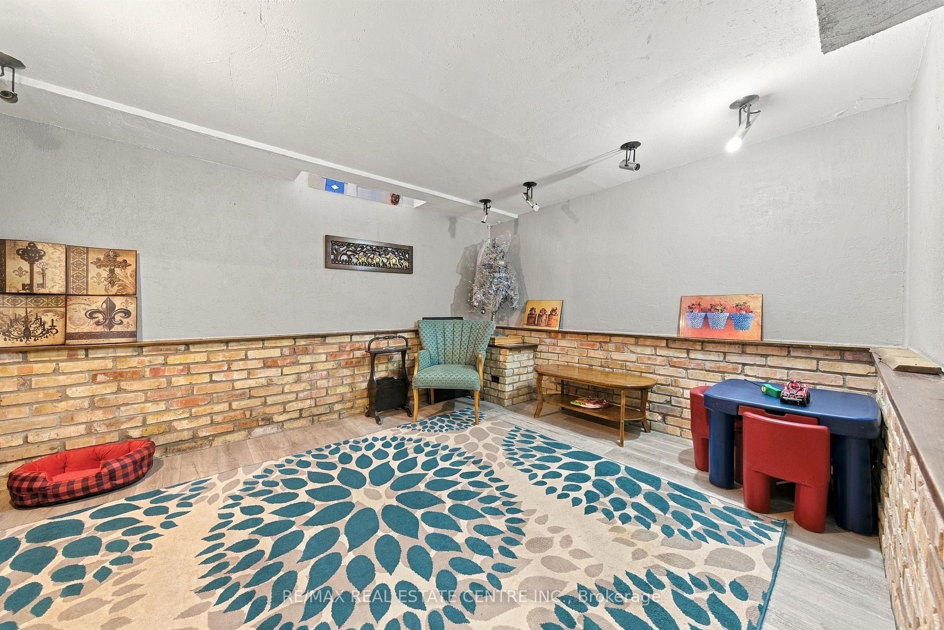 Photo 22 of 336 Morgan Avenue, Kitchener, Chicopee/Freeport — HOMEH