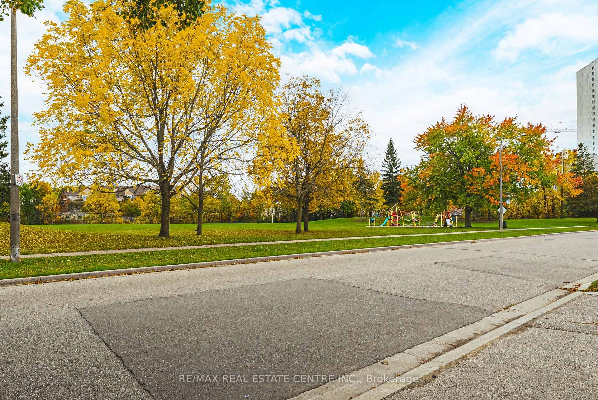 Photo 32 of 336 Morgan Avenue, Kitchener, Chicopee/Freeport — HOMEH
