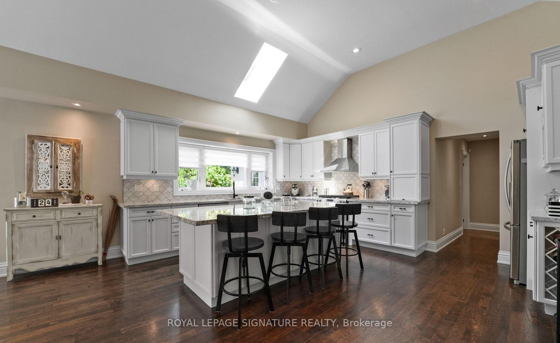 Photo 9 of 1480 Clarkson Road, Mississauga, Clarkson — HOMEH