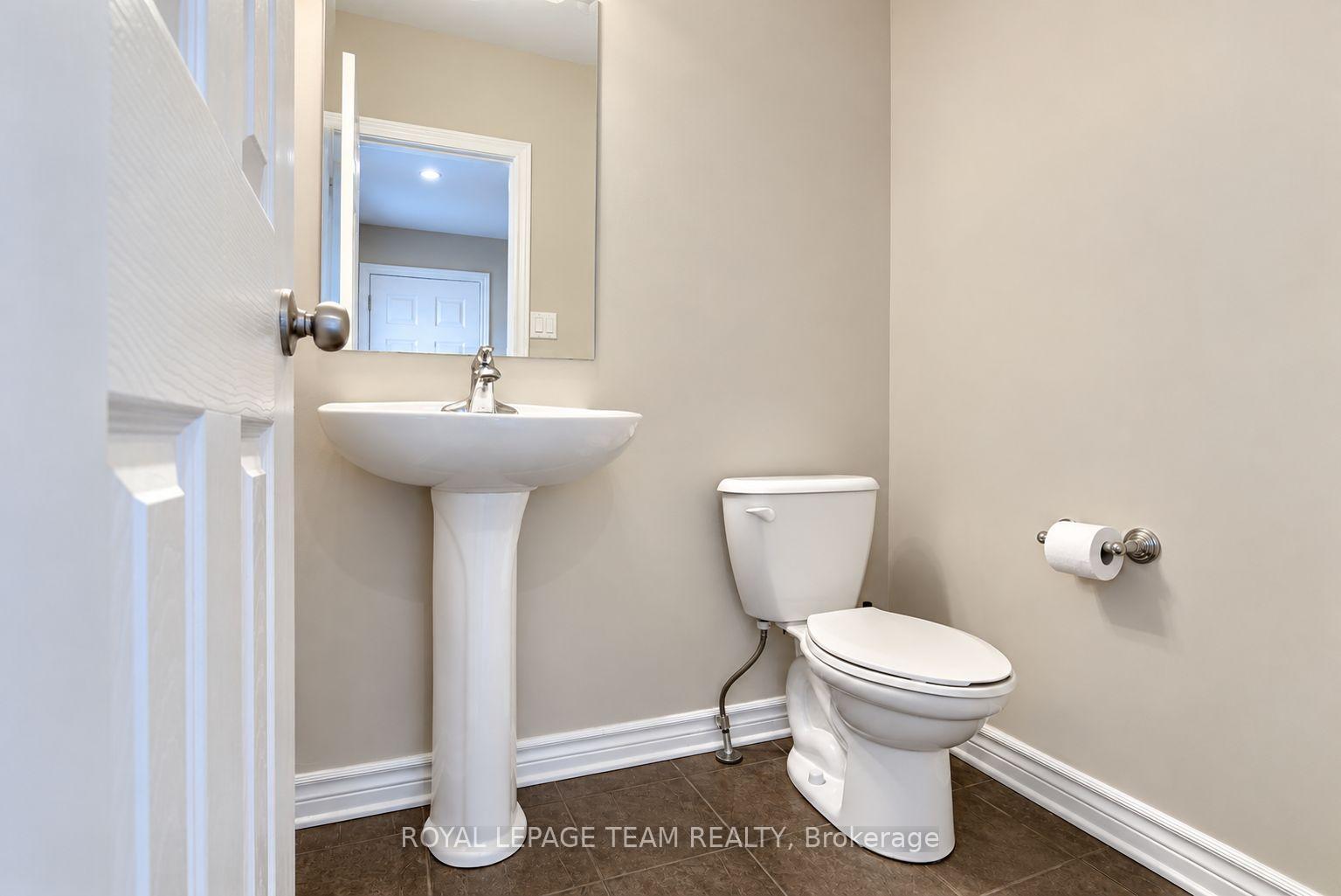Photo 3 of 125 Dunforest Terrace, Ottawa, Barrhaven - Strandherd — HOMEH