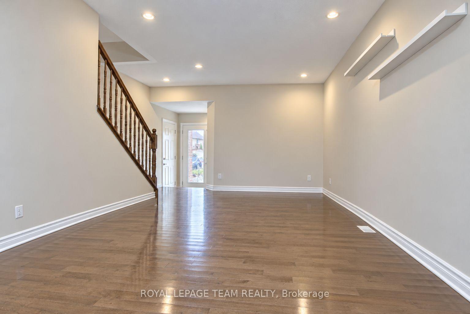 Photo 5 of 125 Dunforest Terrace, Ottawa, Barrhaven - Strandherd — HOMEH