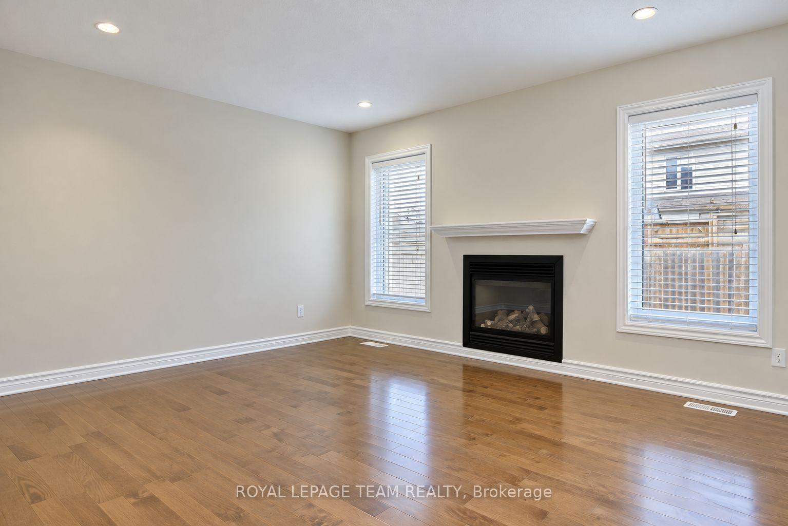 Photo 8 of 125 Dunforest Terrace, Ottawa, Barrhaven - Strandherd — HOMEH