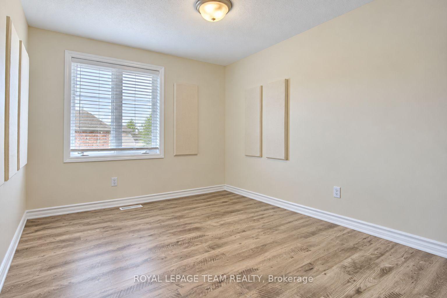 Photo 15 of 125 Dunforest Terrace, Ottawa, Barrhaven - Strandherd — HOMEH