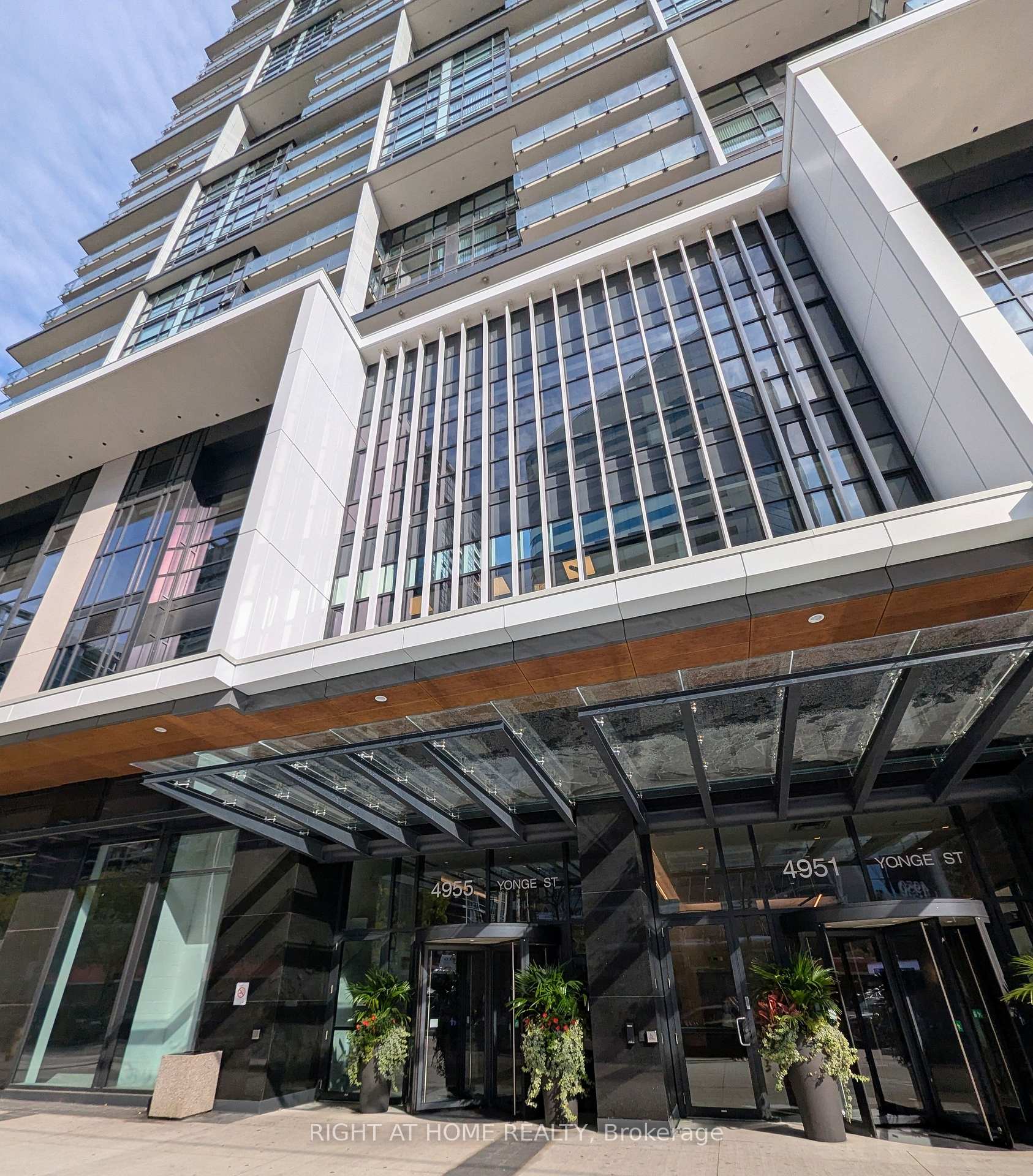 Photo 3 of Unit 2018, 4955 Yonge Street, North York, Willowdale East — HOMEH