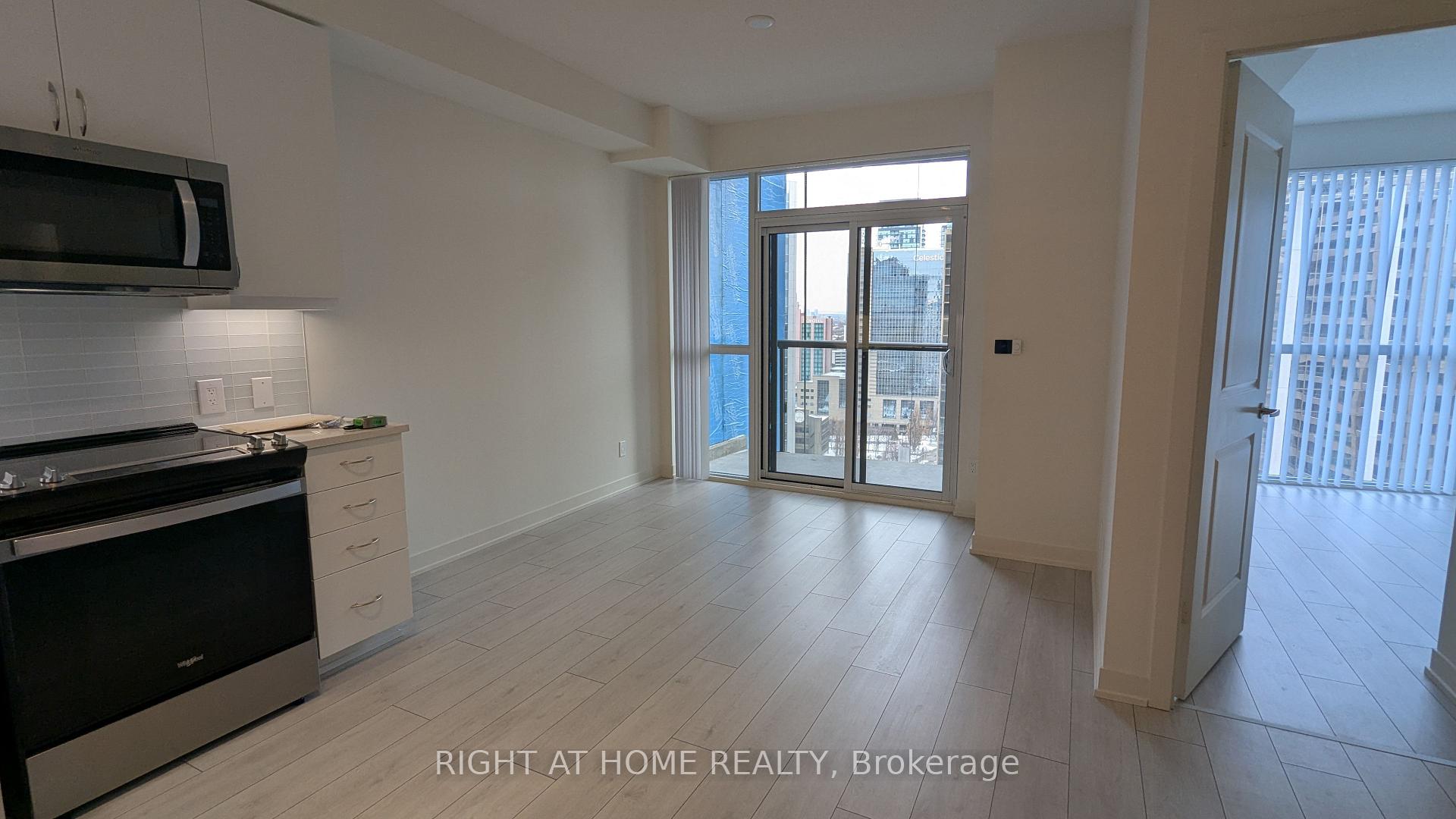Photo 8 of Unit 2018, 4955 Yonge Street, North York, Willowdale East — HOMEH