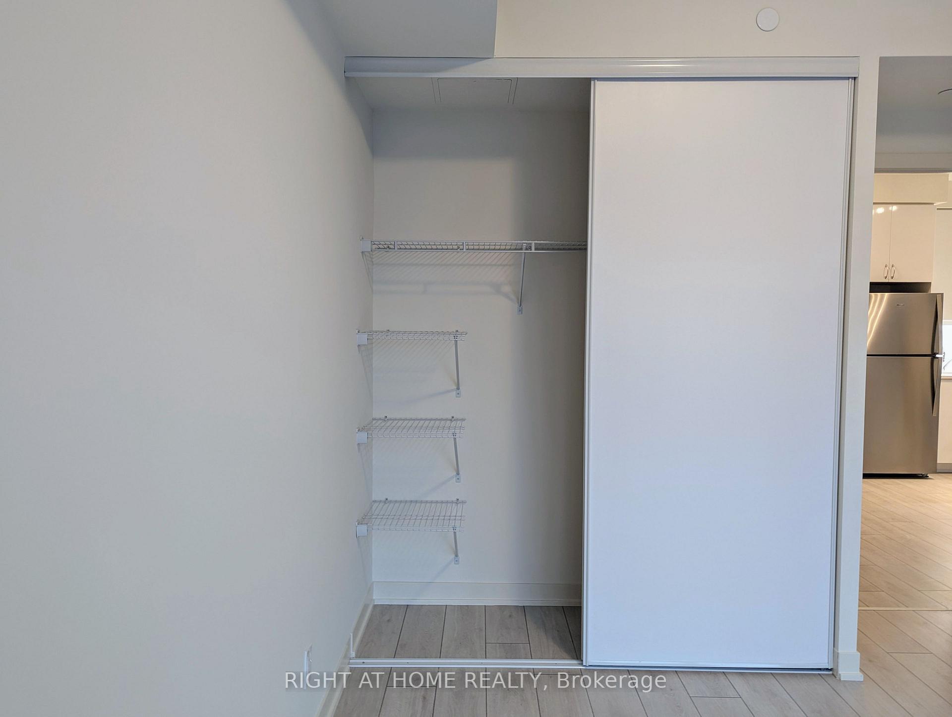 Photo 12 of Unit 2018, 4955 Yonge Street, North York, Willowdale East — HOMEH