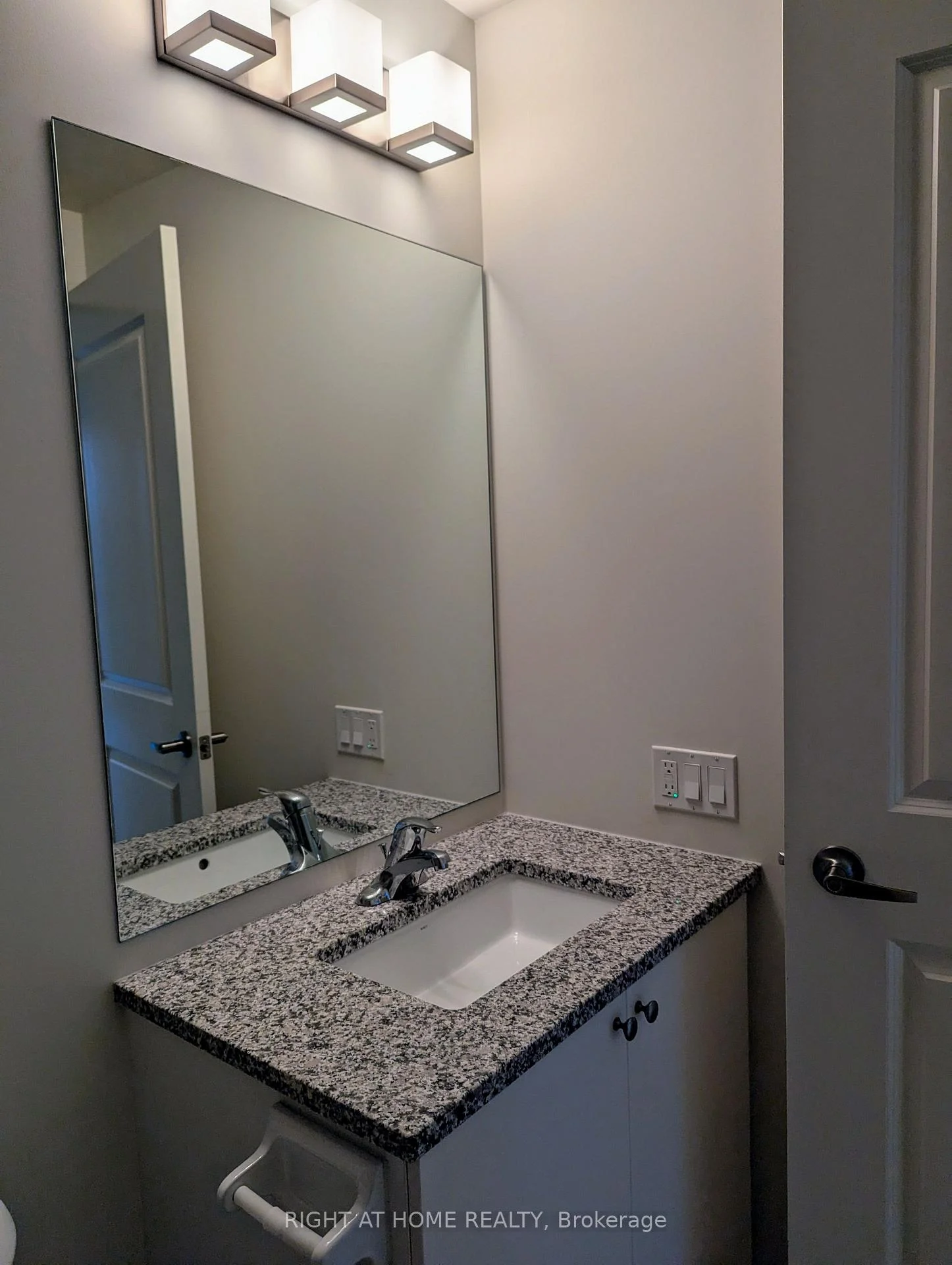 Photo 30 of Unit 2018, 4955 Yonge Street, North York, Willowdale East — HOMEH