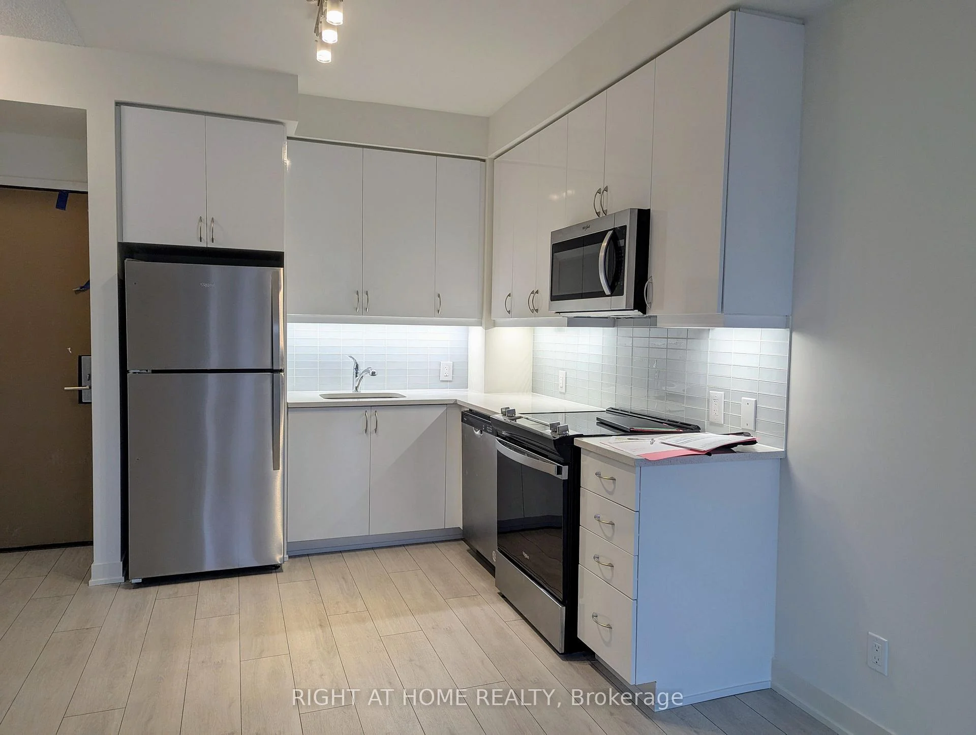 Photo 33 of Unit 2018, 4955 Yonge Street, North York, Willowdale East — HOMEH