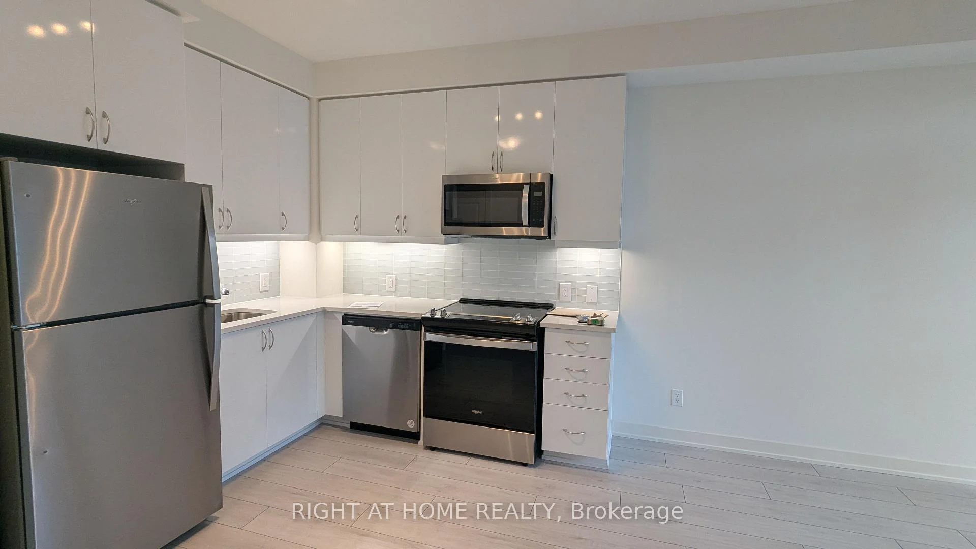 Photo 36 of Unit 2018, 4955 Yonge Street, North York, Willowdale East — HOMEH