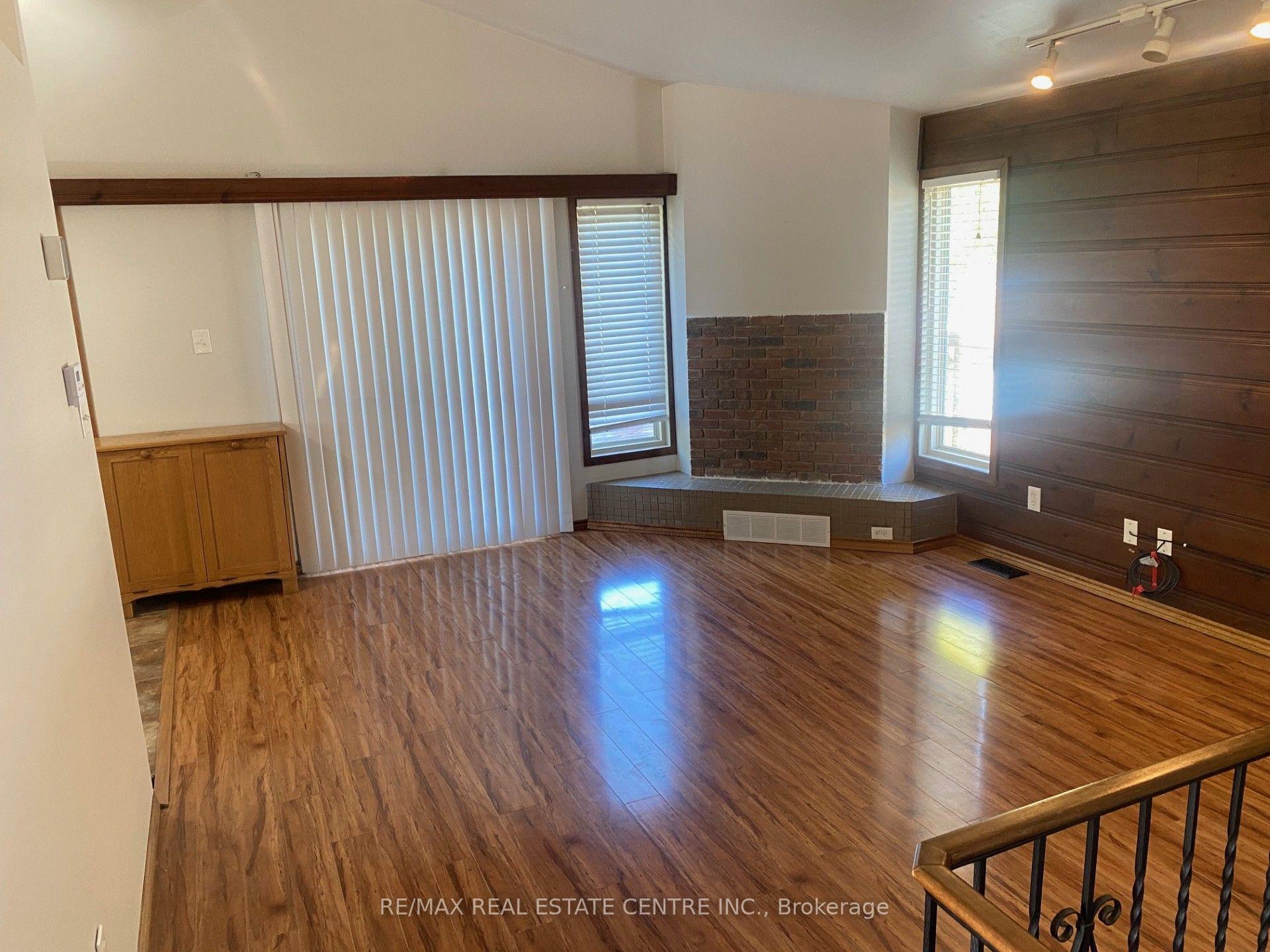 Photo 2 of 58 Fifth Avenue, Kitchener — HOMEH