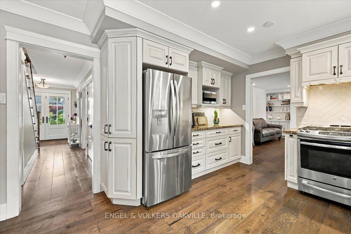 Photo 10 of 493 Wicklow Road, Burlington, Shoreacres — HOMEH