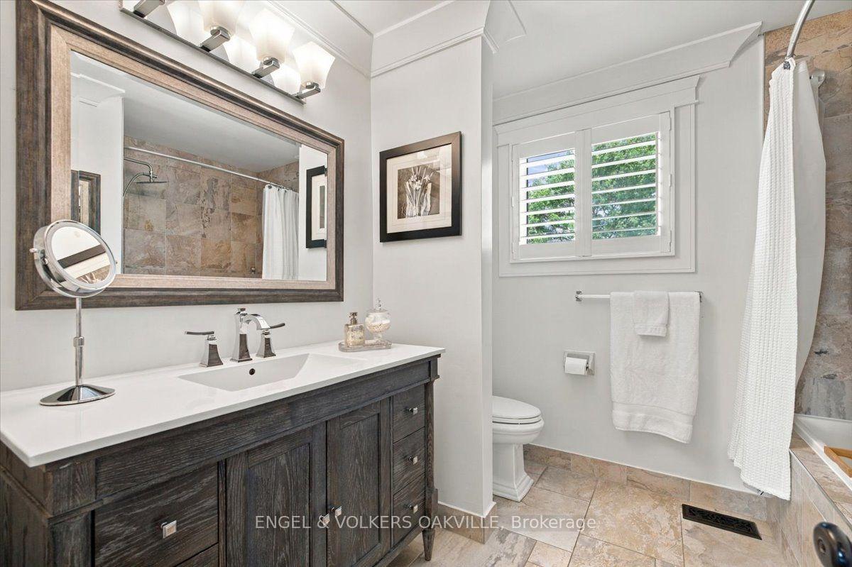 Photo 21 of 493 Wicklow Road, Burlington, Shoreacres — HOMEH