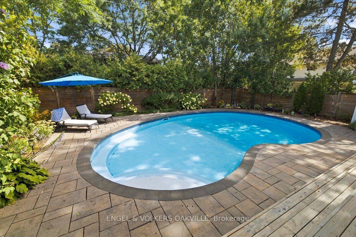 Photo 37 of 493 Wicklow Road, Burlington, Shoreacres — HOMEH