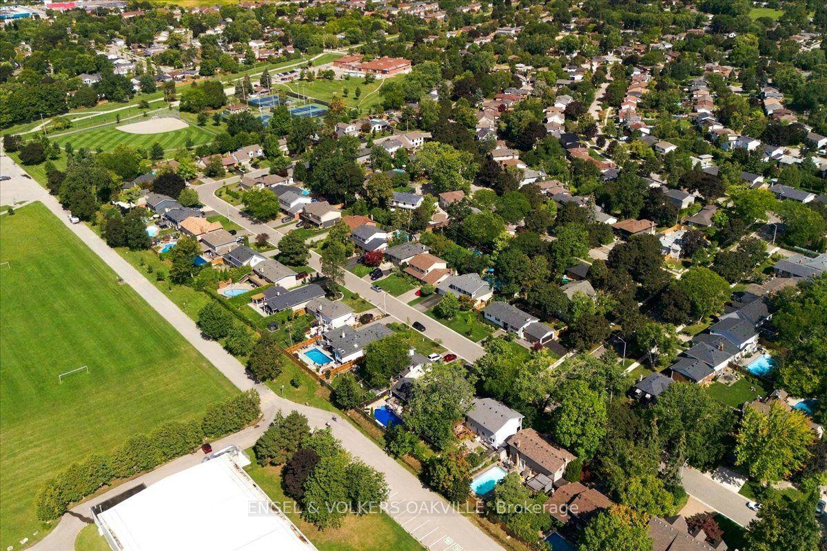 Photo 44 of 493 Wicklow Road, Burlington, Shoreacres — HOMEH
