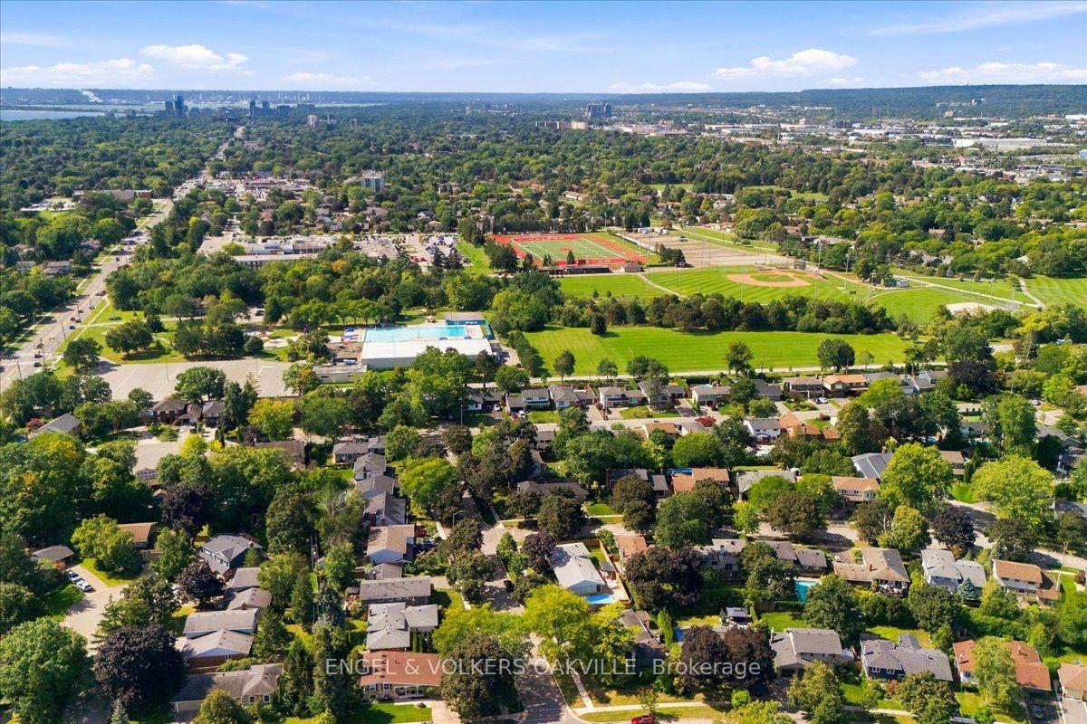 Photo 45 of 493 Wicklow Road, Burlington, Shoreacres — HOMEH