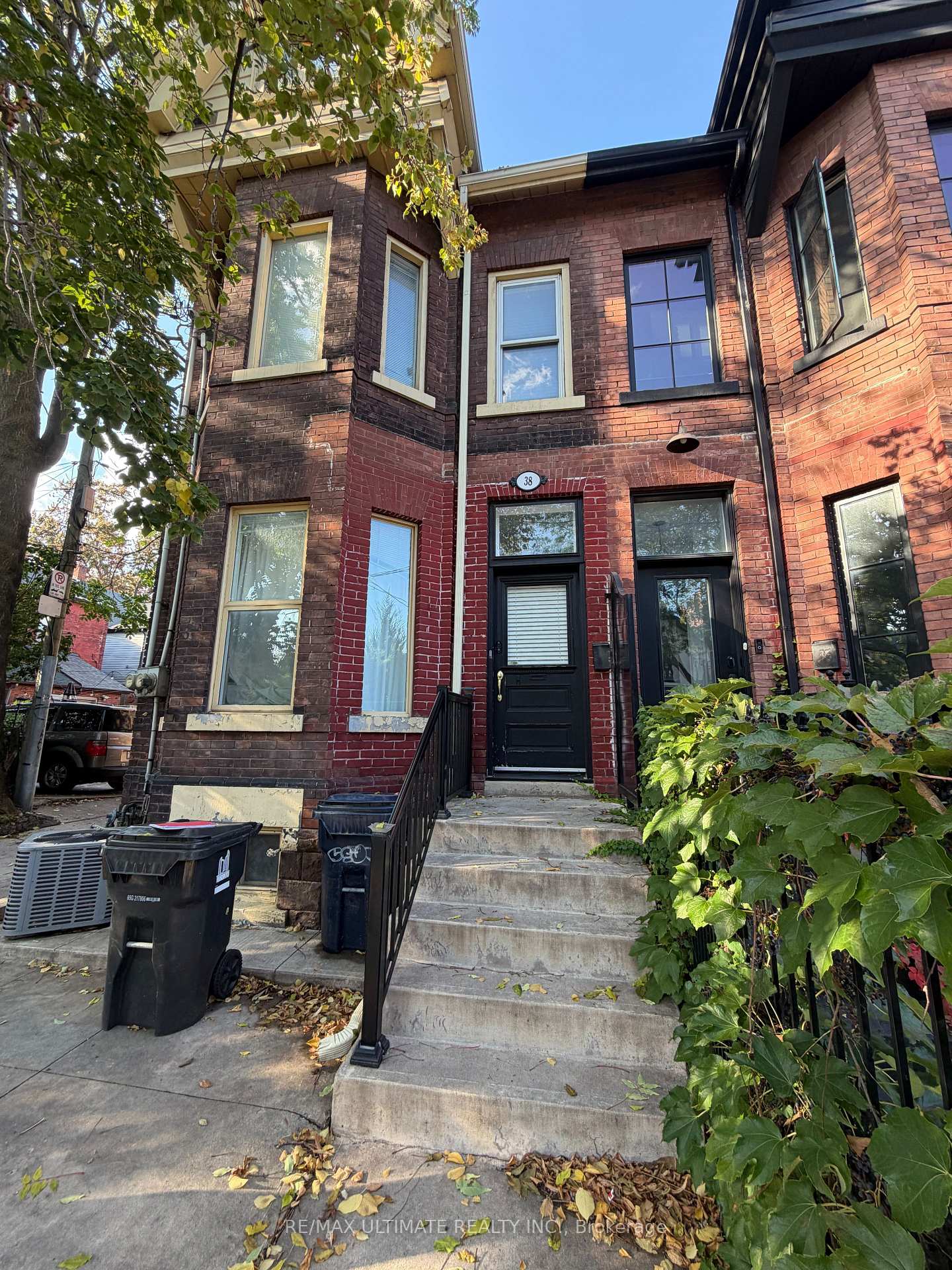 Photo of Unit Bsmt, 38 Rolyat Street