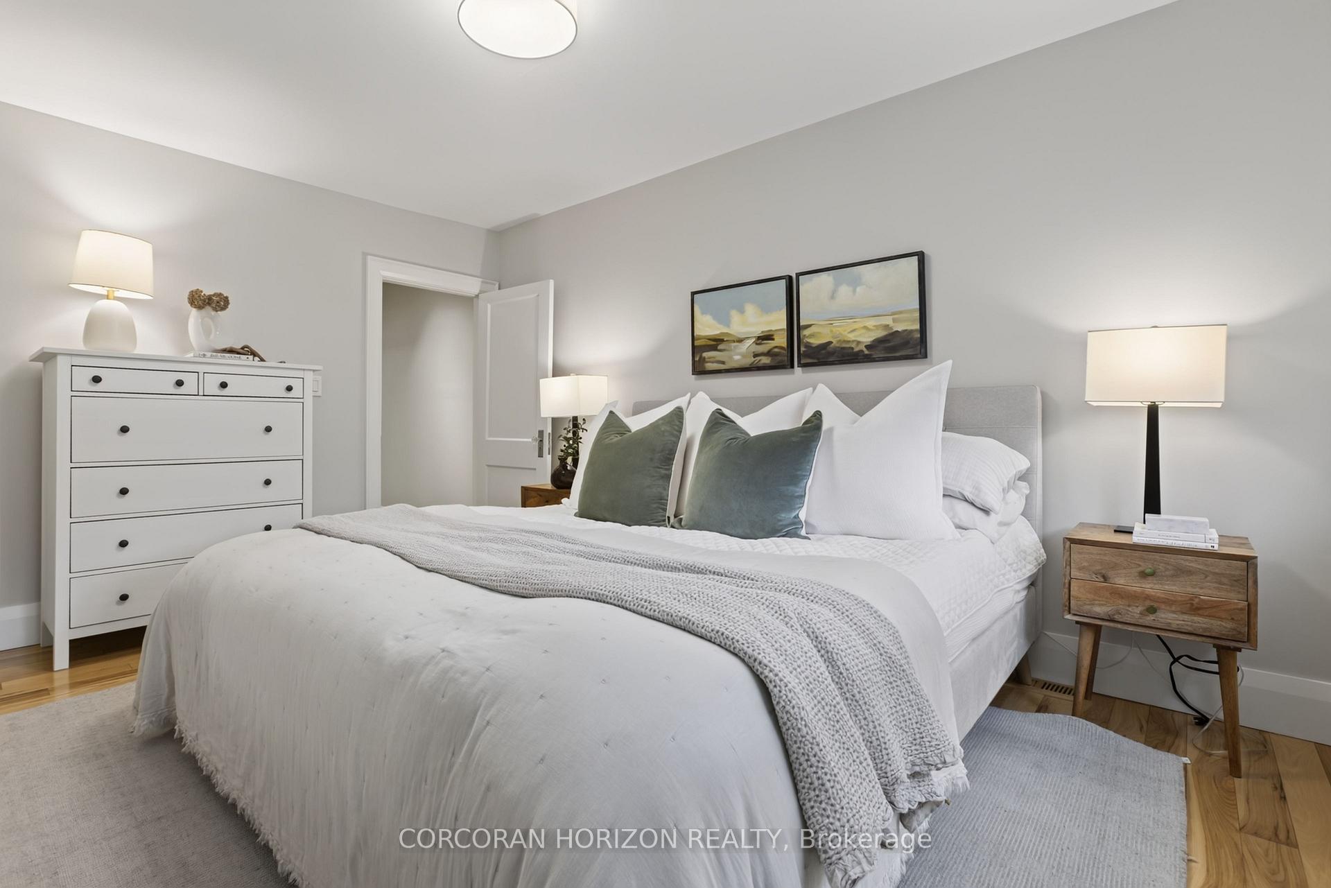 Photo 12 of 342 Hillsdale Avenue E, Toronto, Mount Pleasant East — HOMEH