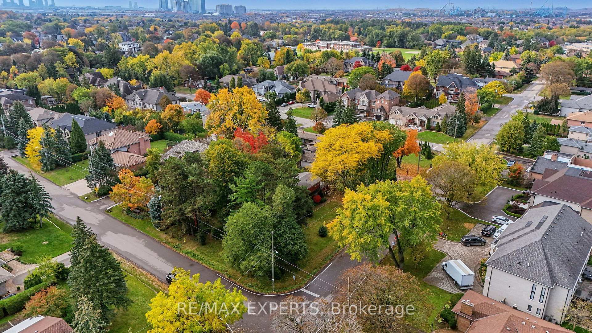Photo 1 of 2 Welton Street, Vaughan, Maple — HOMEH