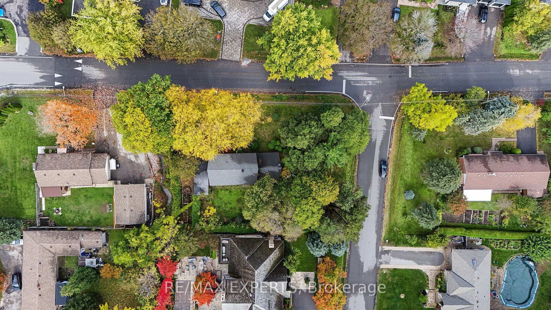 Photo 2 of 2 Welton Street, Vaughan, Maple — HOMEH