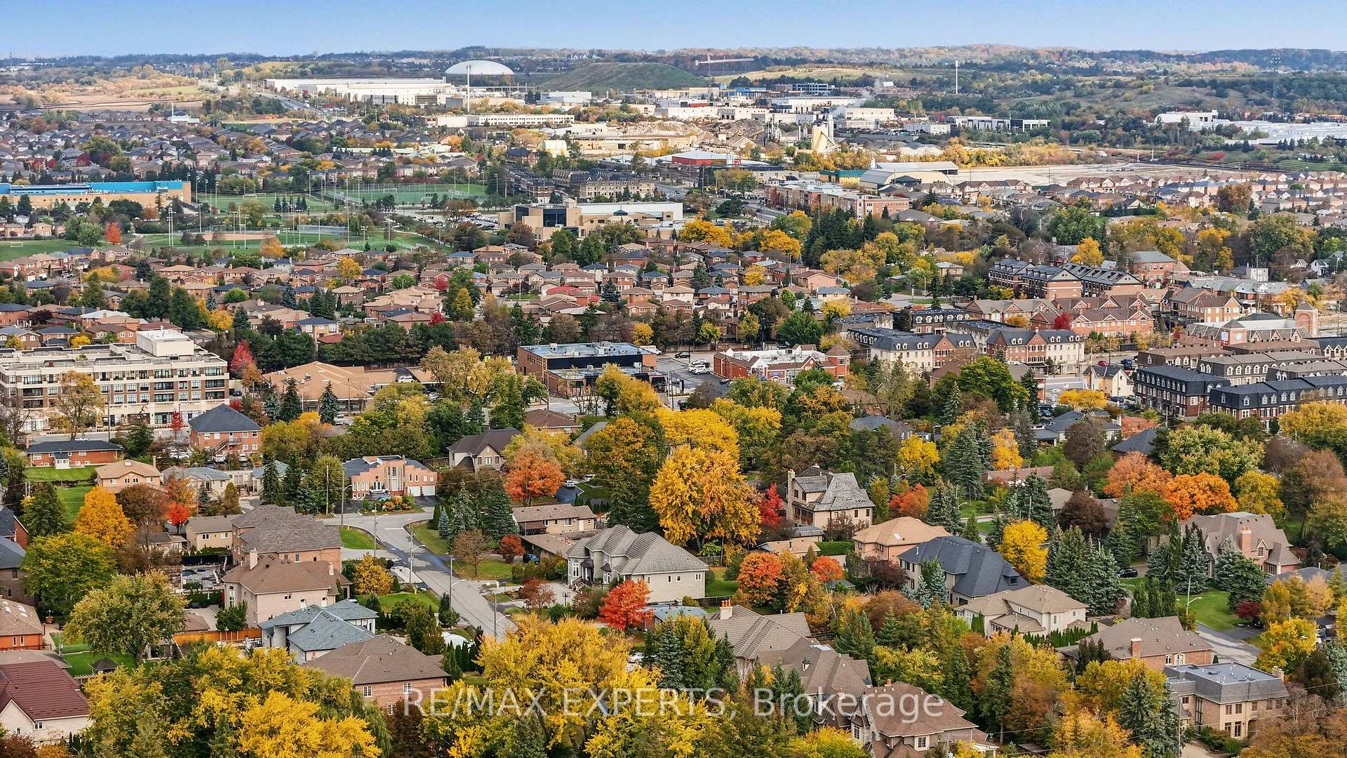 Photo 4 of 2 Welton Street, Vaughan, Maple — HOMEH