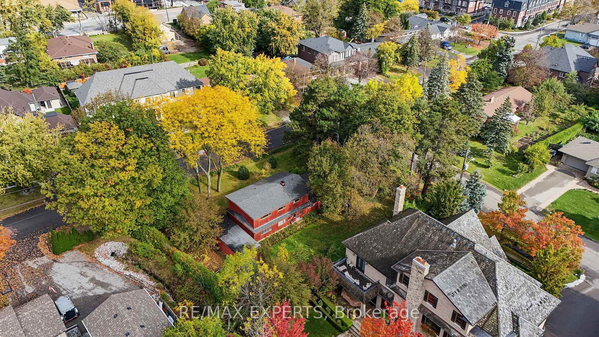 Photo 5 of 2 Welton Street, Vaughan, Maple — HOMEH