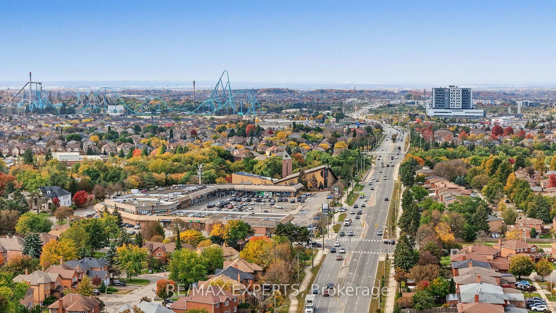 Photo 6 of 2 Welton Street, Vaughan, Maple — HOMEH