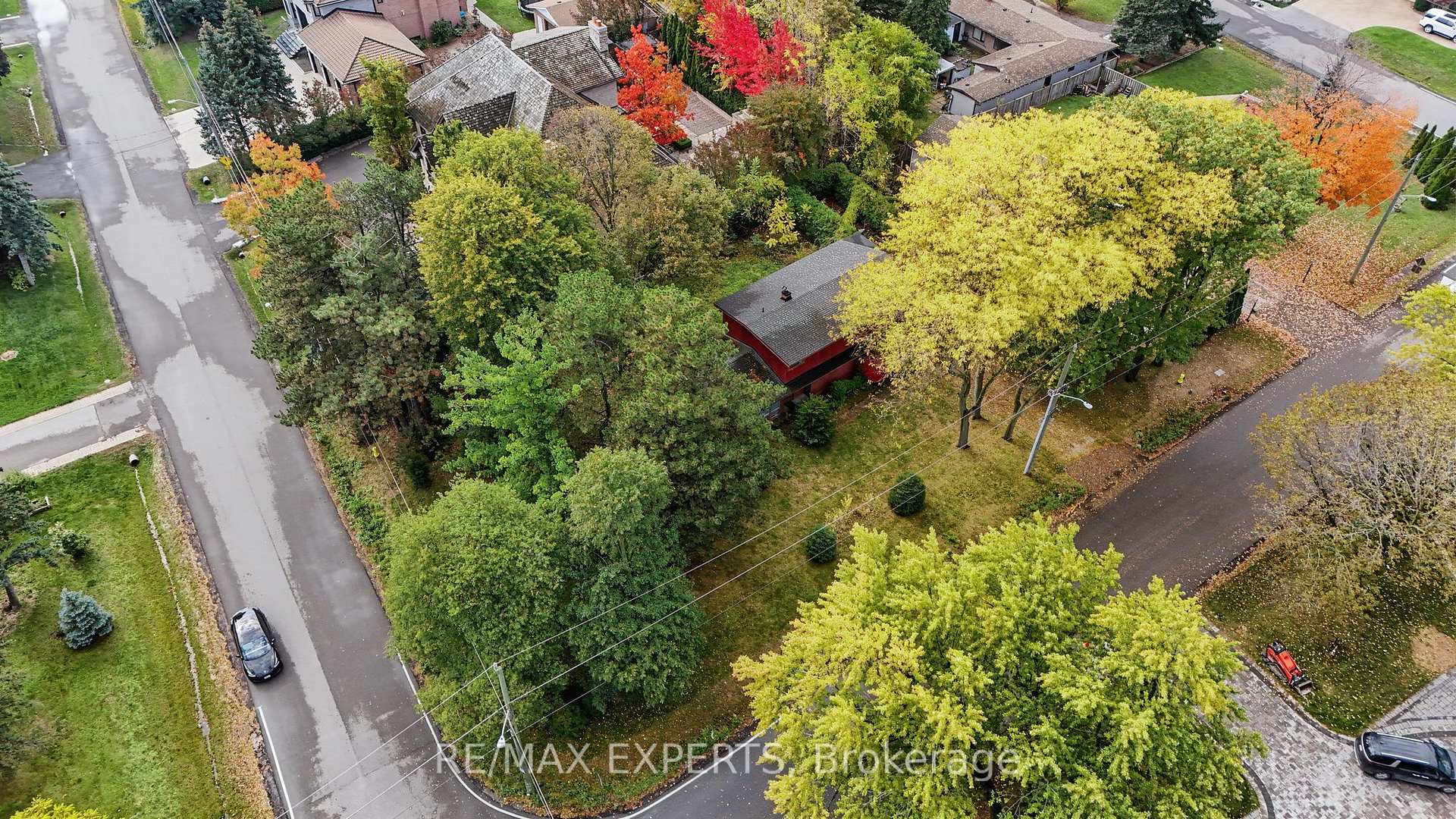 Photo 7 of 2 Welton Street, Vaughan, Maple — HOMEH