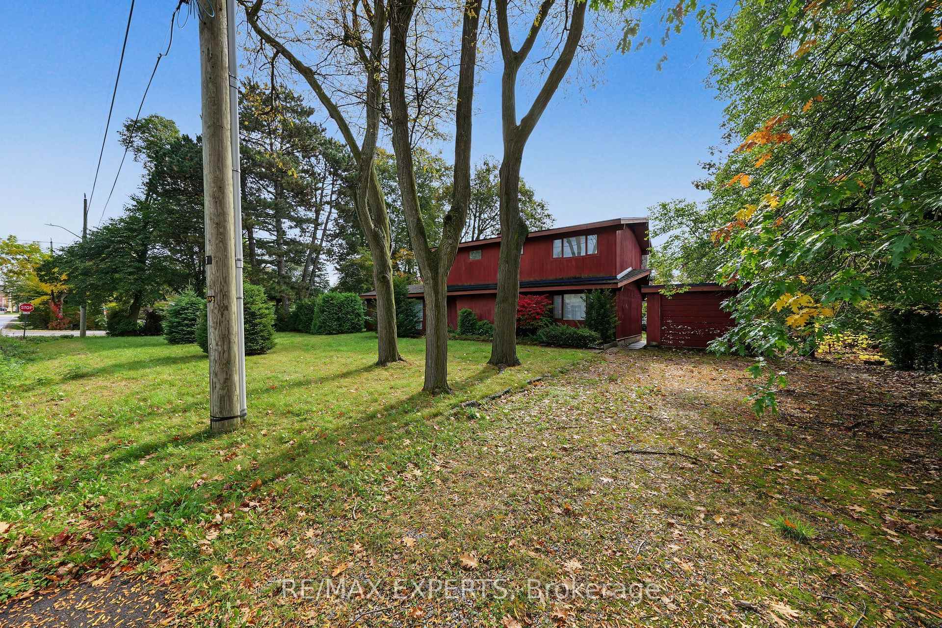 Photo 12 of 2 Welton Street, Vaughan, Maple — HOMEH