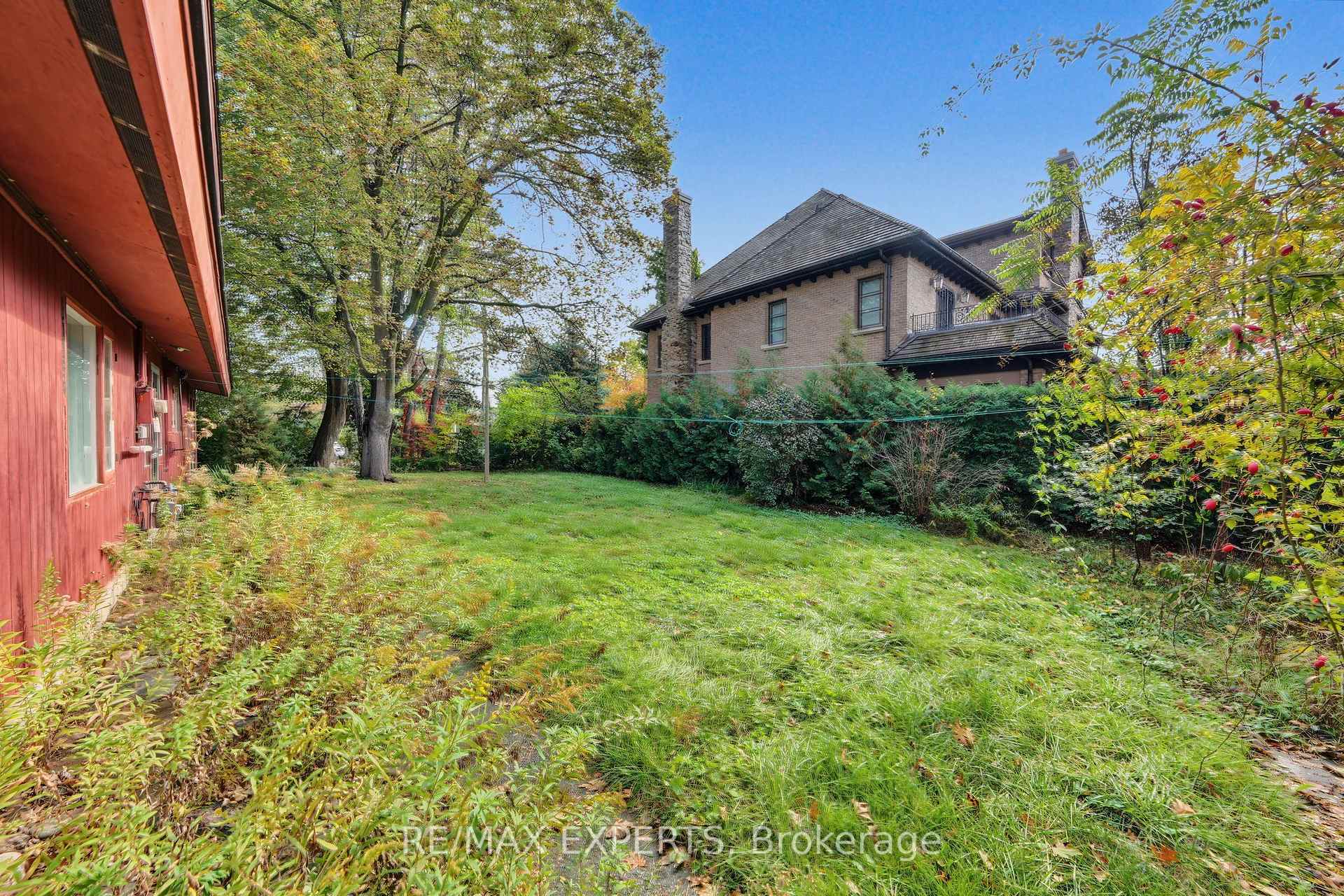 Photo 14 of 2 Welton Street, Vaughan, Maple — HOMEH