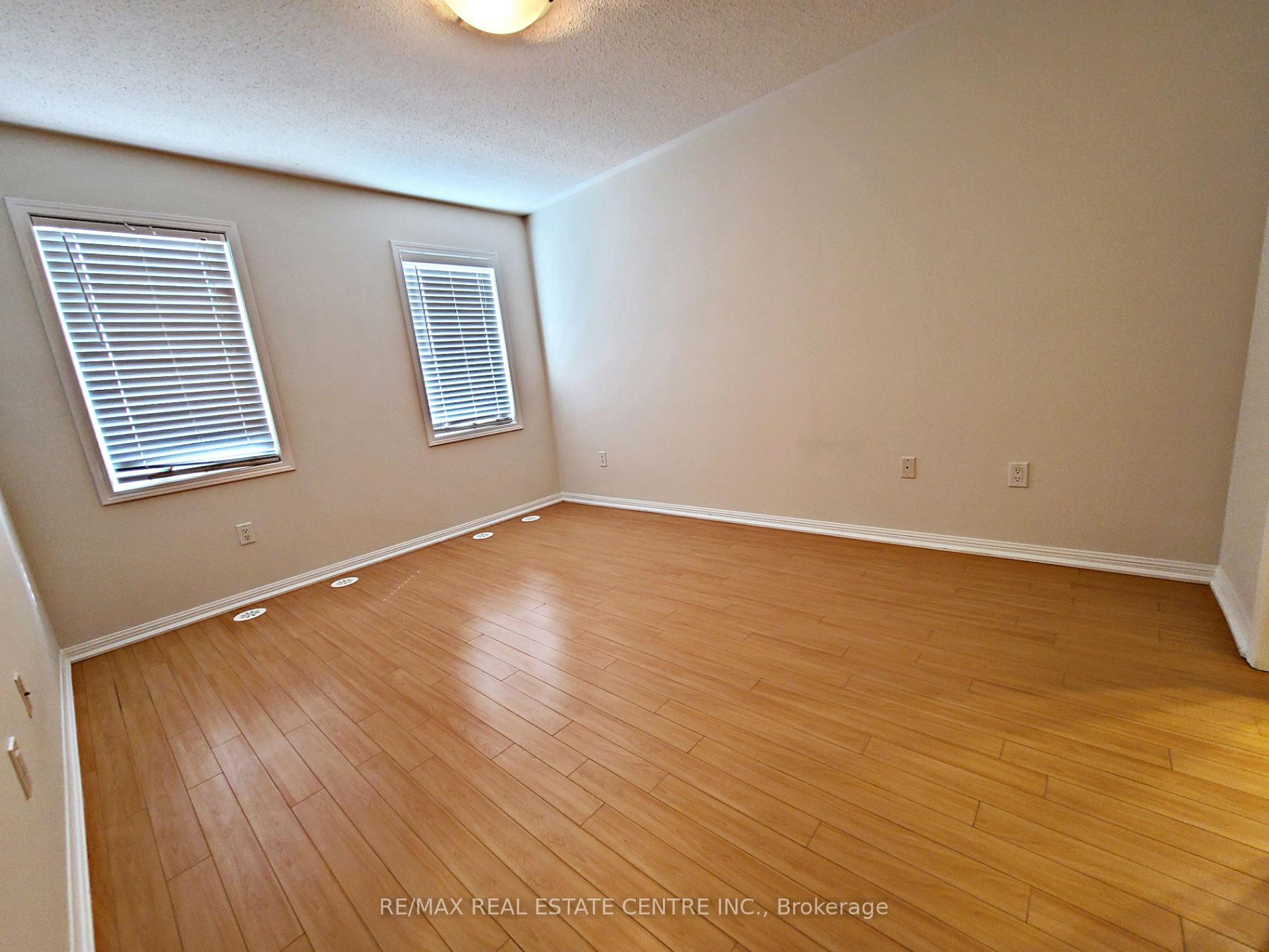 Photo 14 of 247 Slingsby Landing, Milton, Harrison — HOMEH